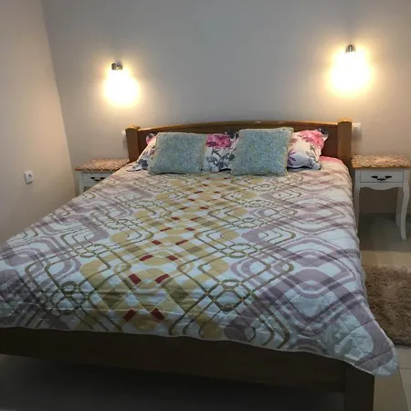 Vistanova Apartman *